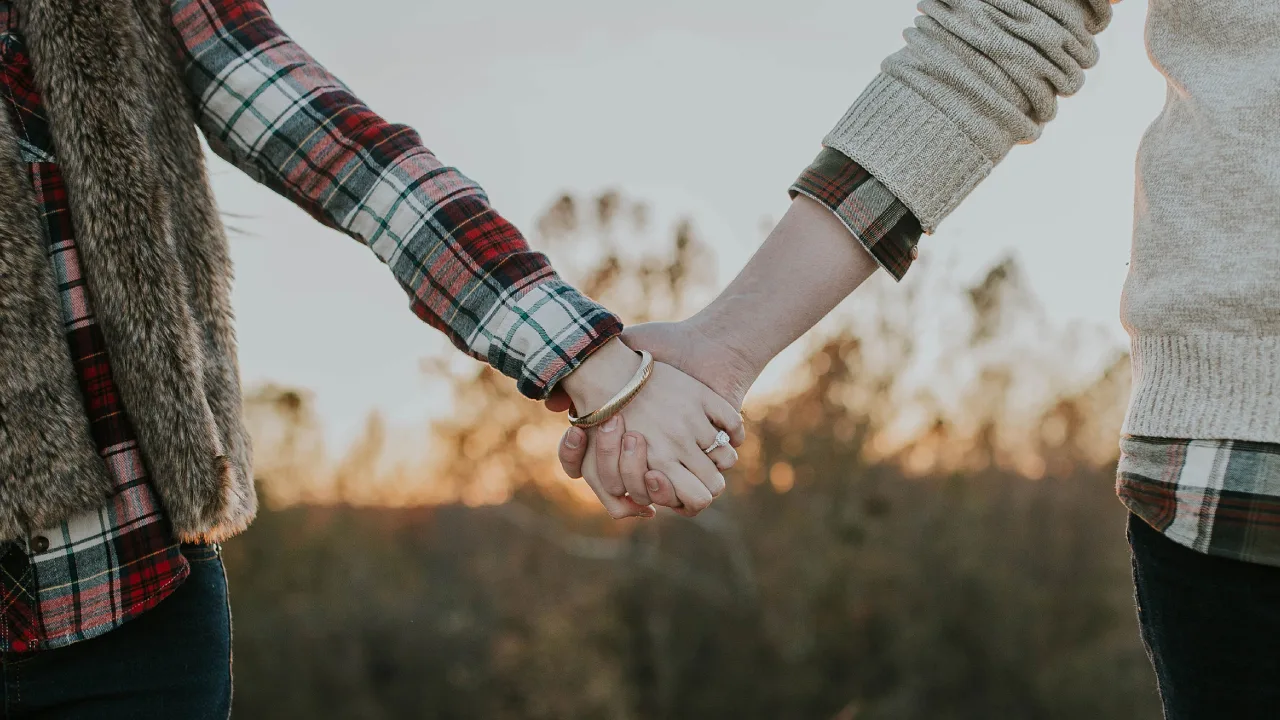 couple-marriage Life happy during Family relationship (1)