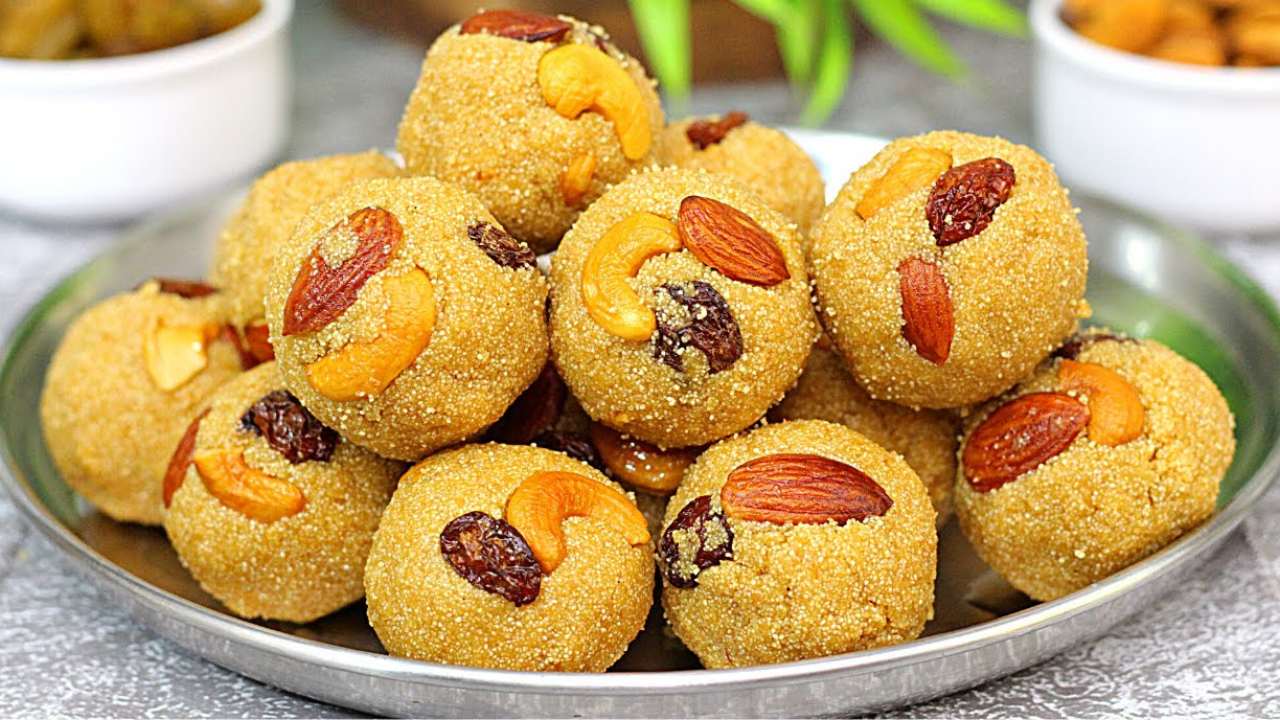 Bellam Rava Laddu : Jaggery Rava Laddu in Telugu